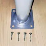 Kletterbaum - Halterung mit Schrauben Halterung mit Schrauben