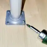 Halterung festschrauben Halterung festschrauben