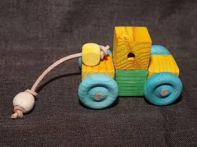 Welli-Auto aus Holz basteln Welli-Auto aus Holz basteln