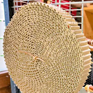 Kratzbrett am Käfig Kratzbrett zum Schreddern